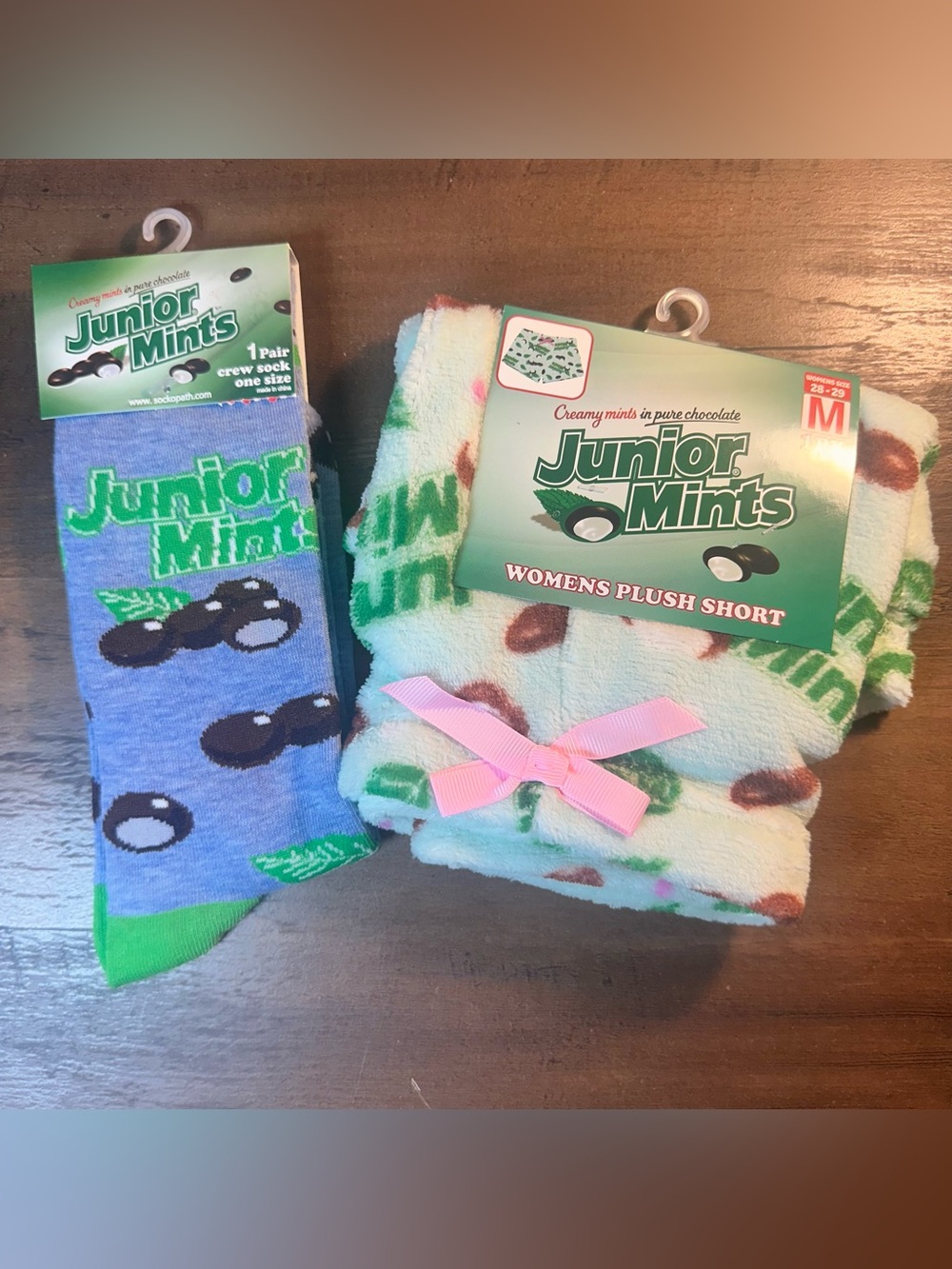 Junior Mints Women's Plush Shorts 1Pr Sz Medium (28-29) & 1Pr Crew Socks OS NEW